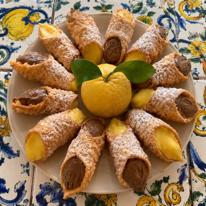 I cannoli alla crema - Lamiadolcecostiera.com